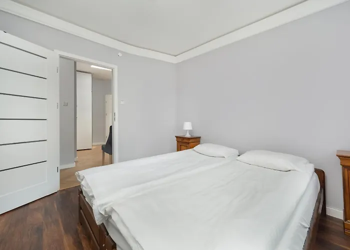Apartament Z 2 Sypialniami I Oddzielna Kuchnia W Centrum Wroclawia Na 4 Pietrze By Noclegi Renters