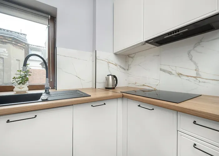 Apartament Z 2 Sypialniami I Oddzielna Kuchnia W Centrum Wroclawia Na 4 Pietrze By Noclegi Renters