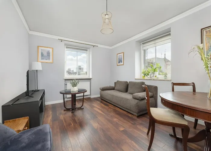 Apartament Z 2 Sypialniami I Oddzielna Kuchnia W Centrum Wroclawia Na 4 Pietrze By Noclegi Renters