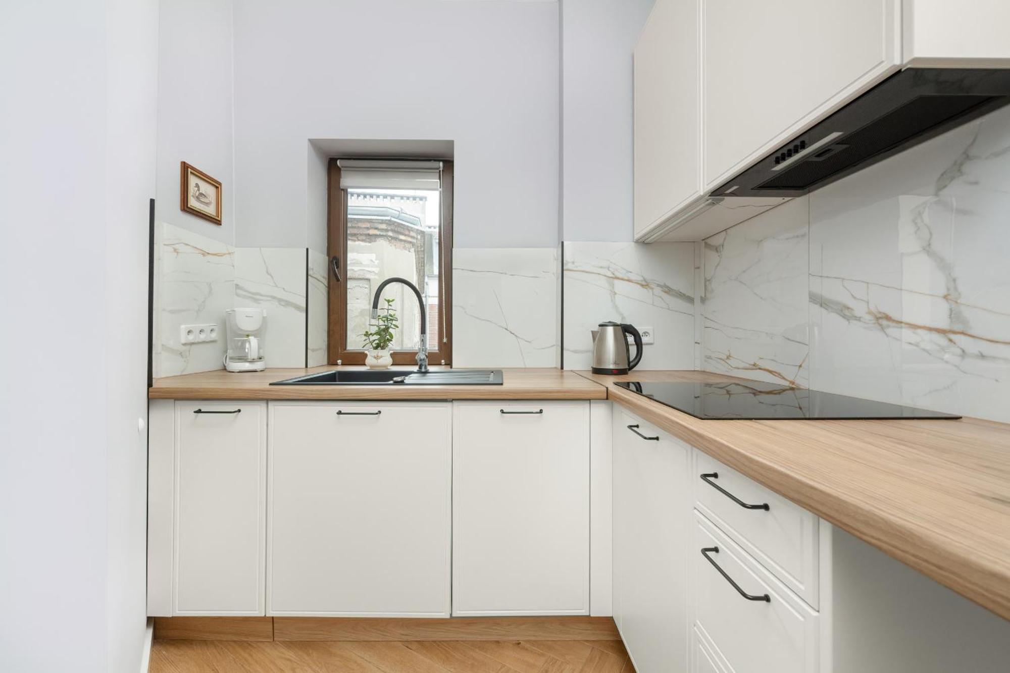 Z 2 Sypialniami I Oddzielna Kuchnia W Centrum Wroclawia Na 4 Pietrze By Renters Apartment *